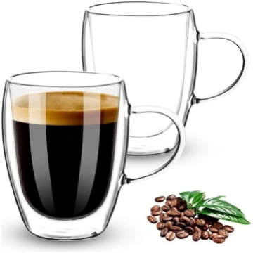Divkāršās kafijas glāzes kapučīno, latte macchiato