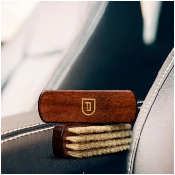 DETURNER LEATHER BRUSH - Birste ādas tīrīšanai. Pi