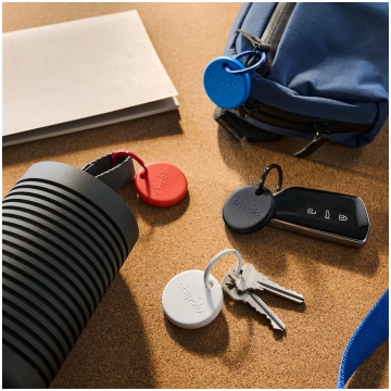 Chipolo POP – Bluetooth Tracker with Replaceable B
