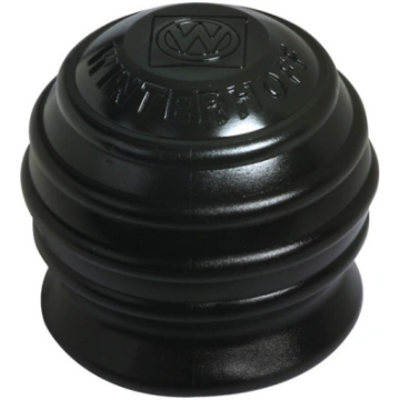 Protective cover for the trailer hitch