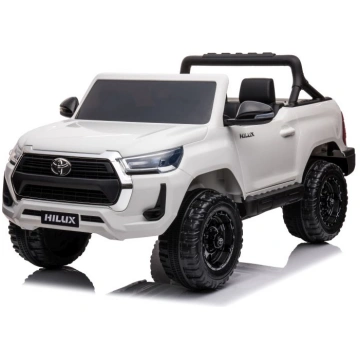 Divvietīgs Toyota Hilux 4x4 balts