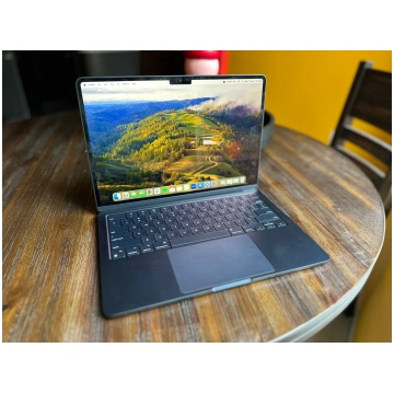 Apple MacBook Air 13.3 Apple M1 512GB SSD, 8GB 13.