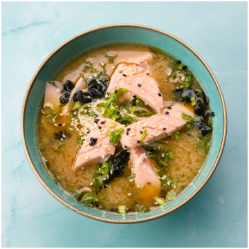 Miso zupa ar lasi