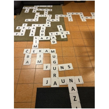 KRUSTVĀRDU SCRABBLE BigGames.lv
