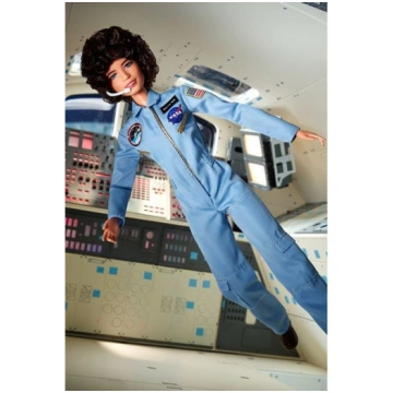 FXD77/FJH62 Barbie Inspiring Women Series Sally Ri