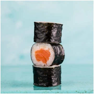 Я тeбя люблю (Spicy Sake Hosomaki)