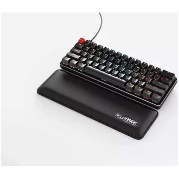 Piepildīta tastatūras plaukstas balsts Glorious PC