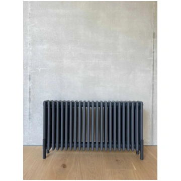 4 kolonnu 500×830 mm horizontāls radiators, krāsa 