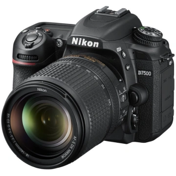 Nikon D7500 18-140mm VR