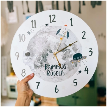 Kosmoss - Personalizēts bērnistabas sienas pulkste