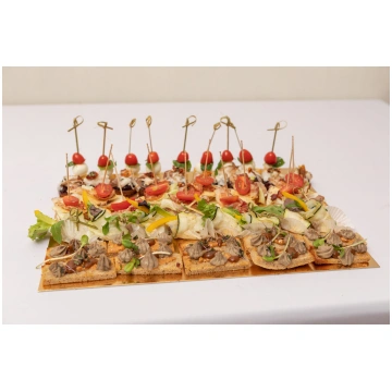 Uzkodu plate Gardēžiem