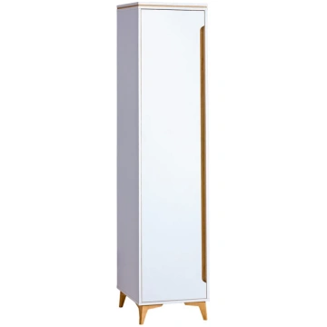 Skapis ar plauktiem Gappa 02