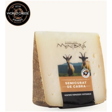 Artisan semi-cured Garrotxa goat?s cheese, wedge M