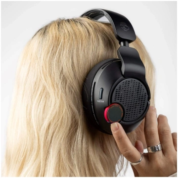 Skullcandy gaming headset crusher plyr 720 wireles
