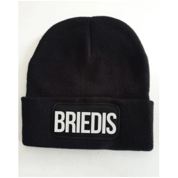 Cepure ar atstarojošu apdruku "Briedis"